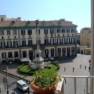 Frühstückspension Relais Piazza Dei Martiri, Neapel