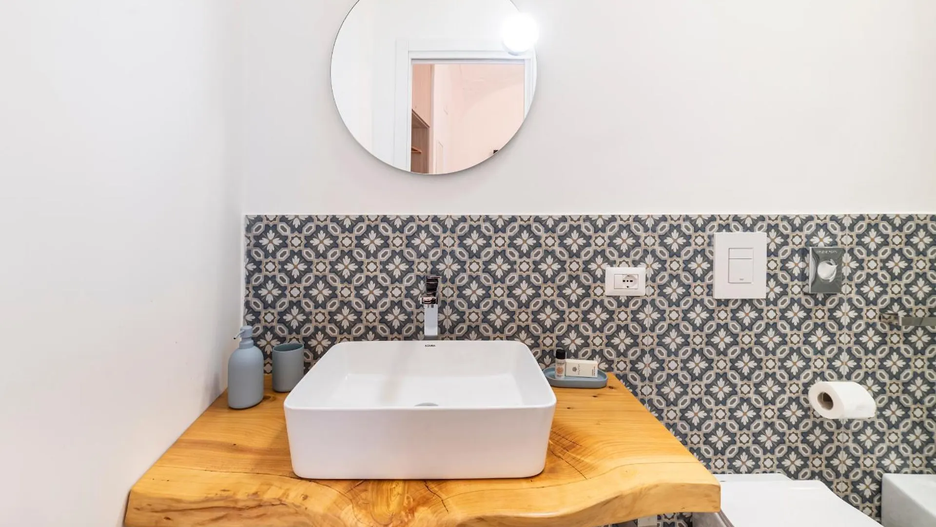 Santa Teresa Luxury Rooms Naples