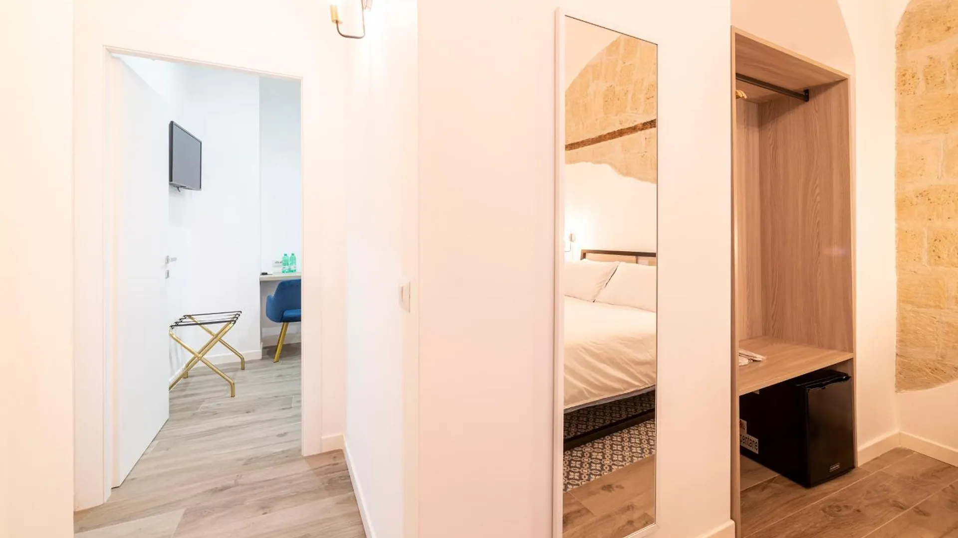 Santa Teresa Luxury Rooms Naples 0*,  Italy