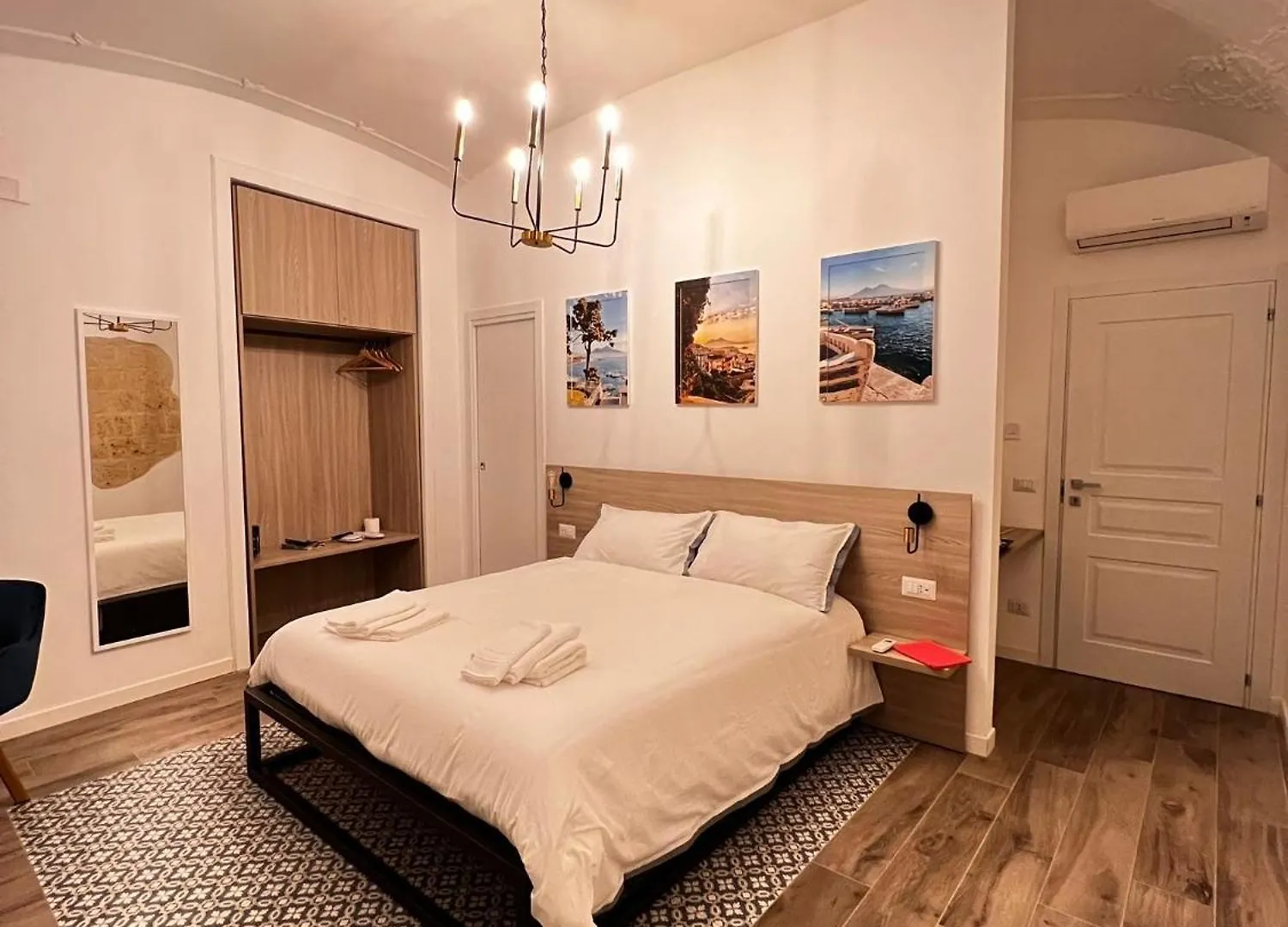 Santa Teresa Luxury Rooms Nápoly Panzió